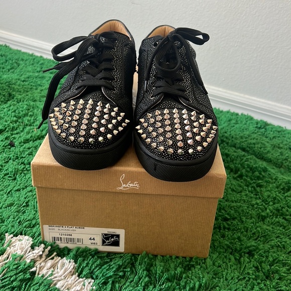 Size 44 Christian Louboutin Seavaste 2 Flat Suede